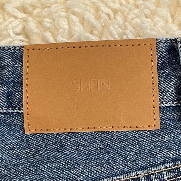Shein High Rise Mom Jeans Women's Size 26 Medium Wash Blue Tapered Leg - Picture 8 of 11